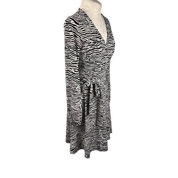 Zebra Print Wrap Dress Womens SZ S Long Sleeve Stretchy Belted Boho Animal Soft - Picture 4 of 15